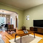 Hermosa Casa Remodelada Con Terraza Privada