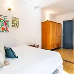 Hermosa Casa Remodelada Con Terraza Privada