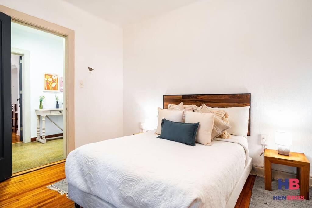Hermosa Casa Remodelada Con Terraza Privada