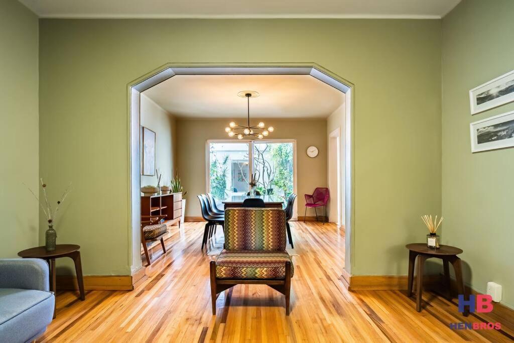 Hermosa Casa Remodelada Con Terraza Privada *