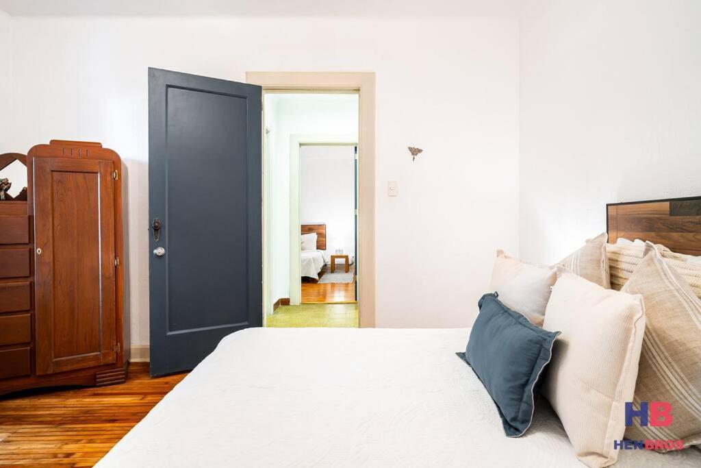 Hermosa Casa Remodelada Con Terraza Privada * Mexico City